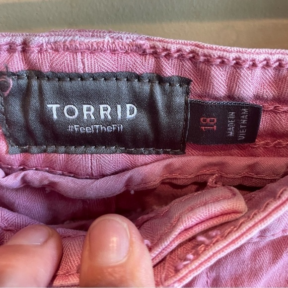 Torrid colored denim shorts cuffed Size 18 - Picture 2 of 7